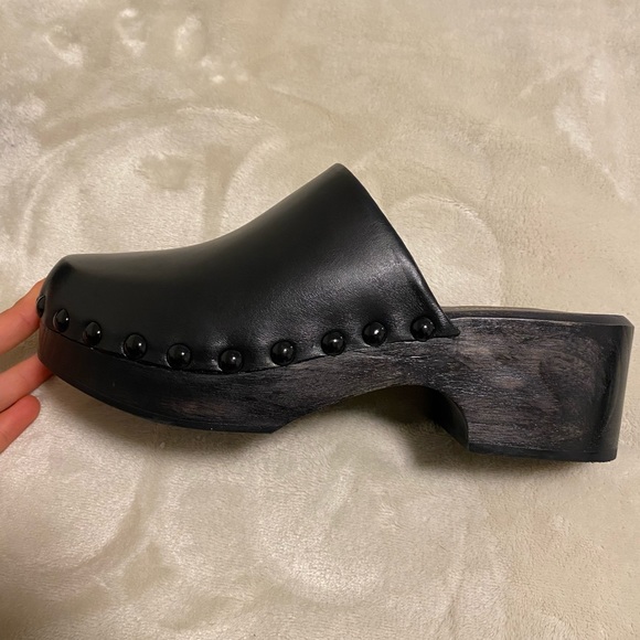 Reformation clog shoes - size 6.5 - Picture 3 of 6